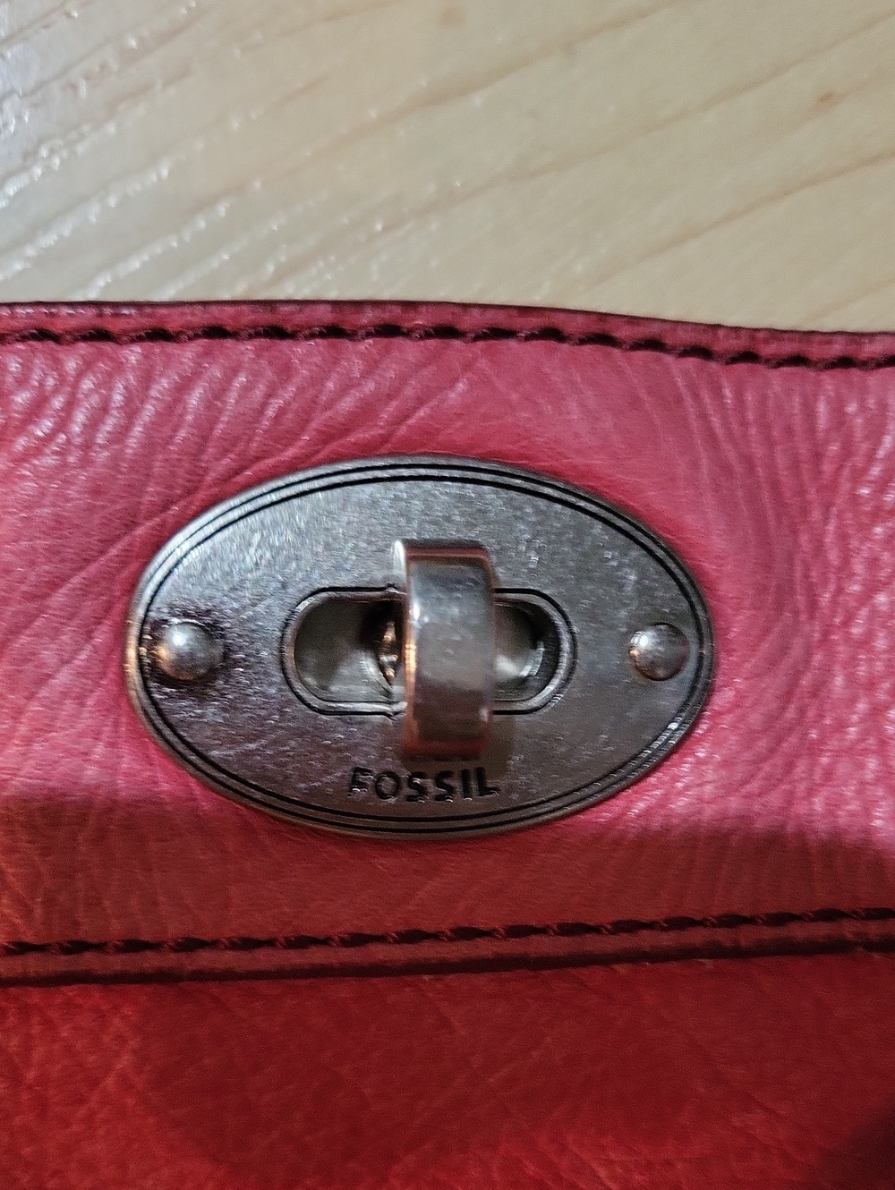 Red Leather Crossbody Bag with Turn-Lock Closure - Picture 2 of 3